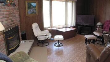 Chalet, 4 Schlafzimmer, Balkon | Wohnzimmer