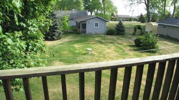 Chalet, 4 Bedrooms, Balcony | Property grounds