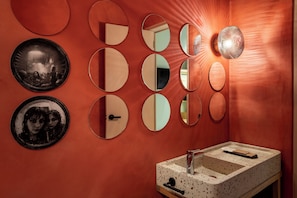 Bathtub, towels - Obra Hotel (Medellin)