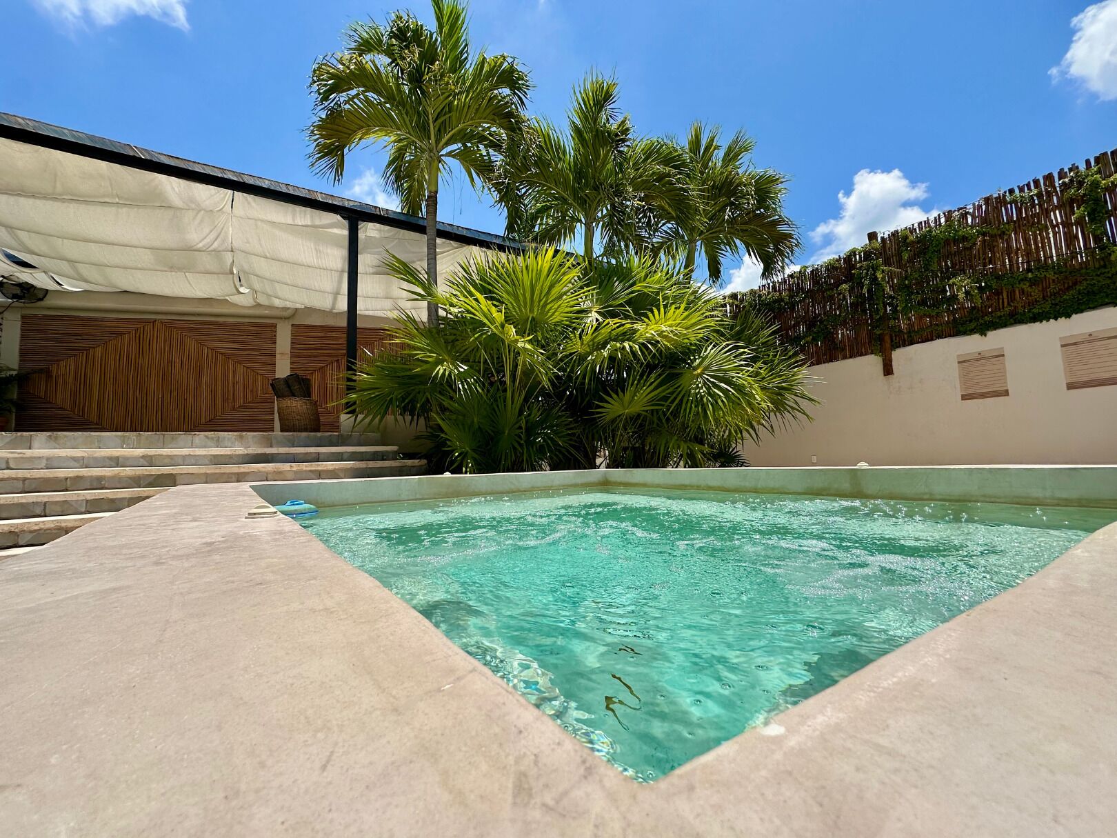Basic Room | Pool