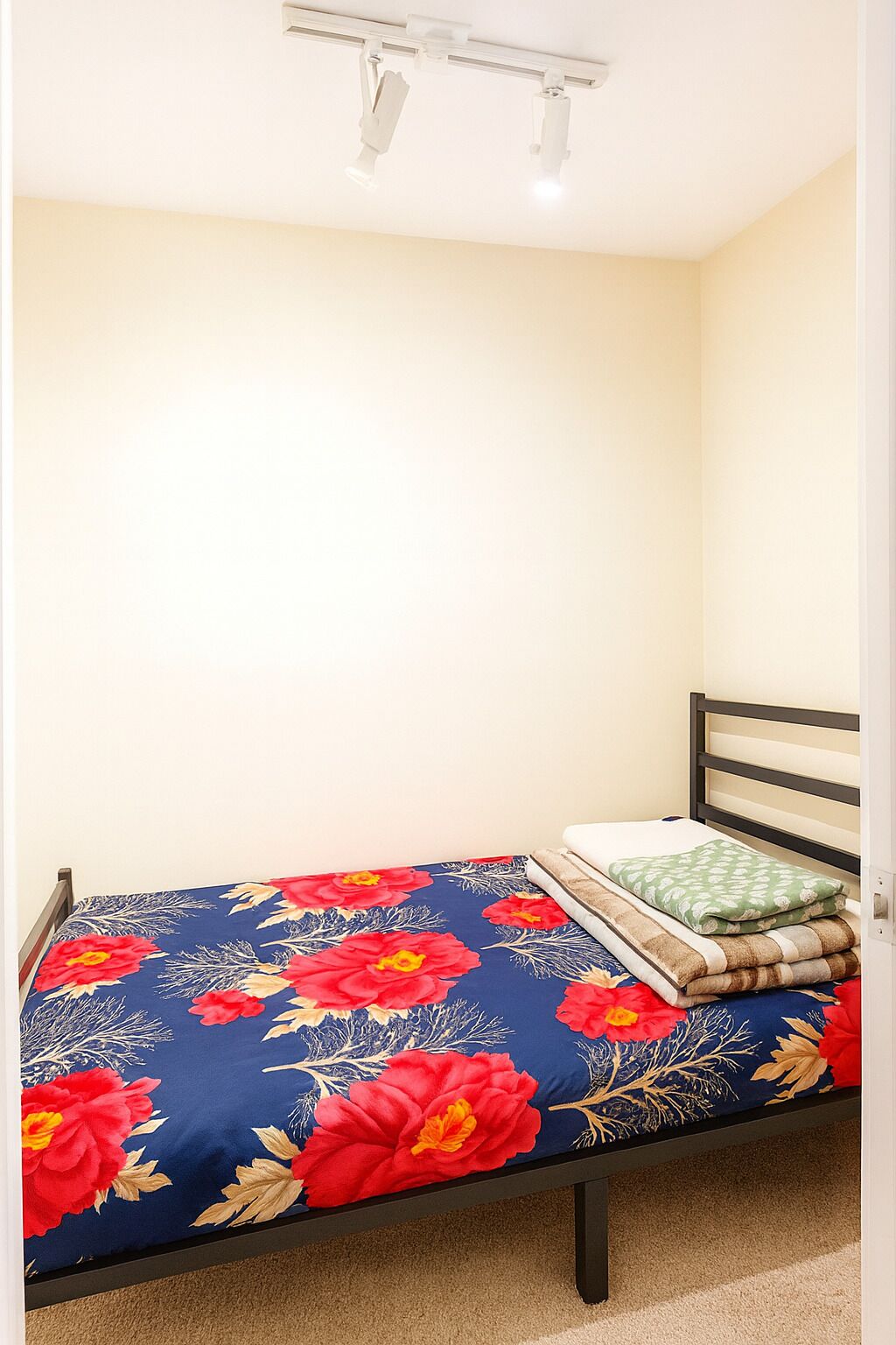 WiFi, bed sheets