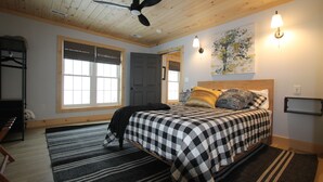 3 bedrooms, desk, WiFi (free), bed sheets - Watauga Lake Cherokee Nat'l Forest.  New house, fenced, firepit, pet friendly. (Hampton)