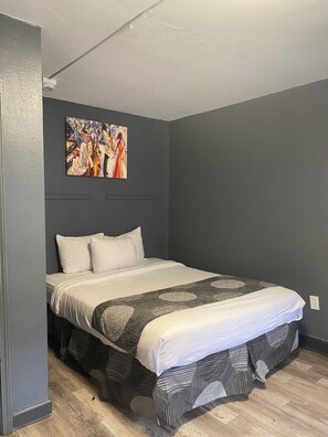 Desk, free WiFi - Affordable King Room Stay (New Orleans)