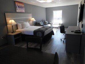 Desk, free WiFi - Affordable King Room Stay (New Orleans)