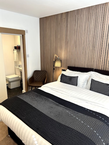 Bromielaw Room Only En Suite Accommodation