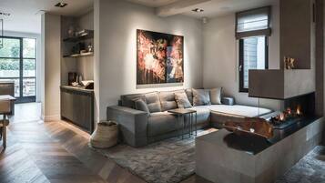 TV, fireplace