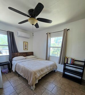 WiFi, bed sheets - Casita Sol - A Bright and Cozy Hideaway (Las Cruces)