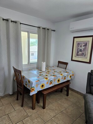 Dining - Casita Sol - A Bright and Cozy Hideaway (Las Cruces)