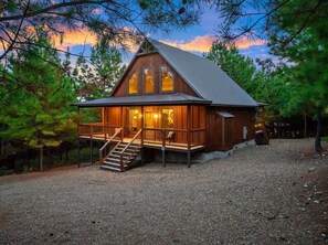 Exterior - Separate Game Cabin, Close to Town, Games, Nice Views (Broken Bow)