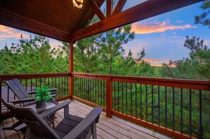 Property grounds - Separate Game Cabin, Close to Town, Games, Nice Views (Broken Bow)