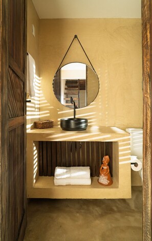 Bathroom - Cozy 1-bedroom apartment in marvelous Morro de São Paulo with AC (Morro de São Paulo)