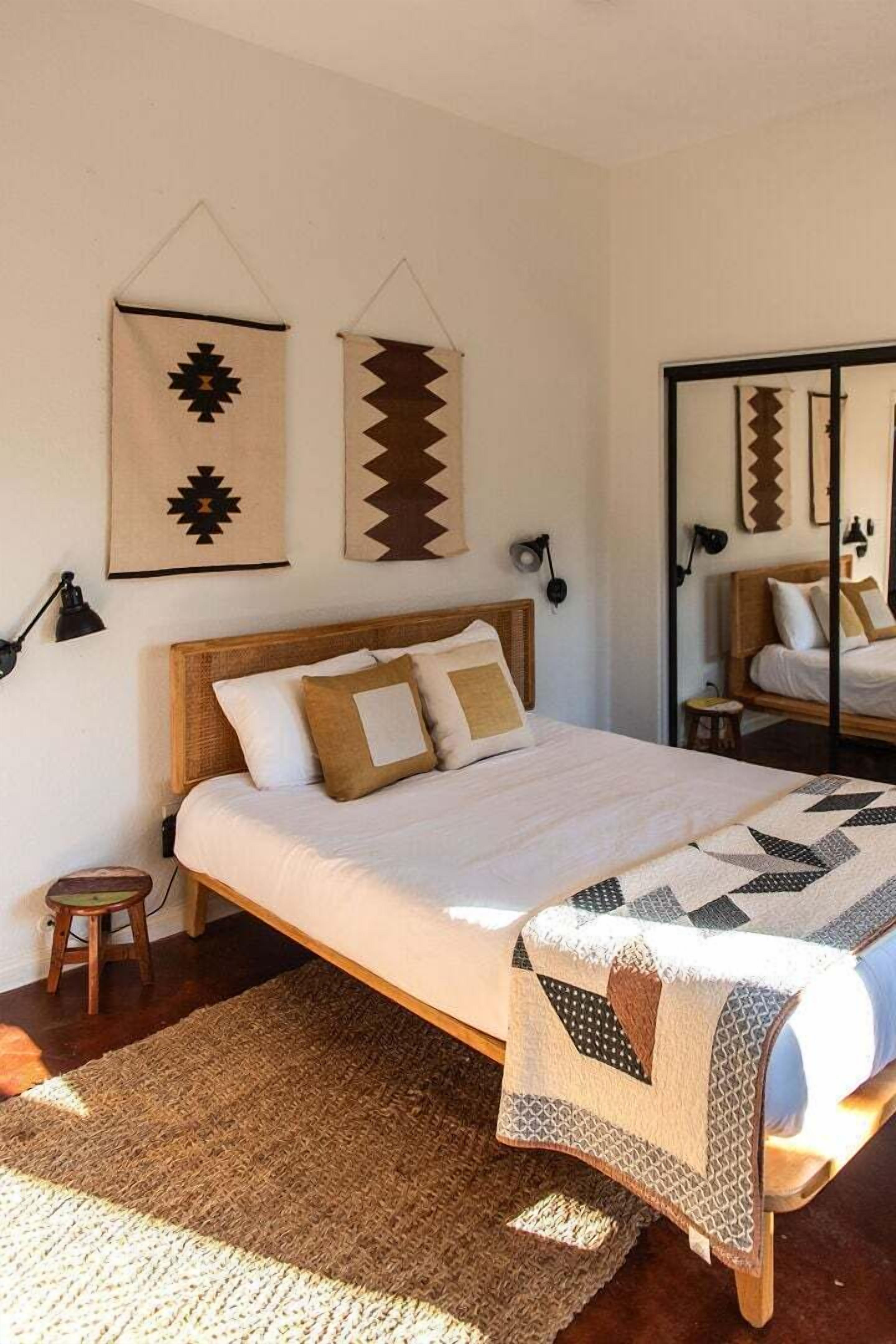 3 bedrooms, travel crib, free WiFi, bed sheets