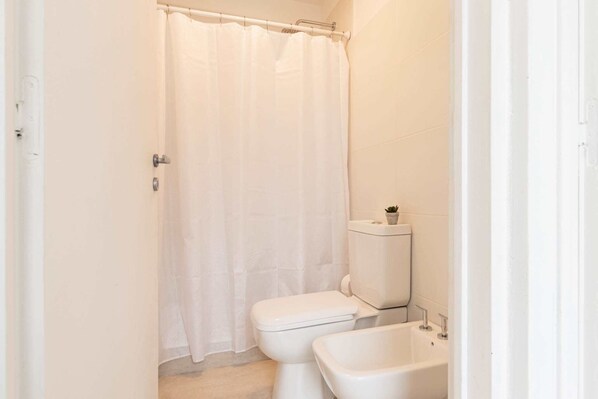 Unclassified image, 1 of 21, button - MOT Rentals + ElSalvador 5800 II - 3 Bd 2 Ba (Buenos Aires)