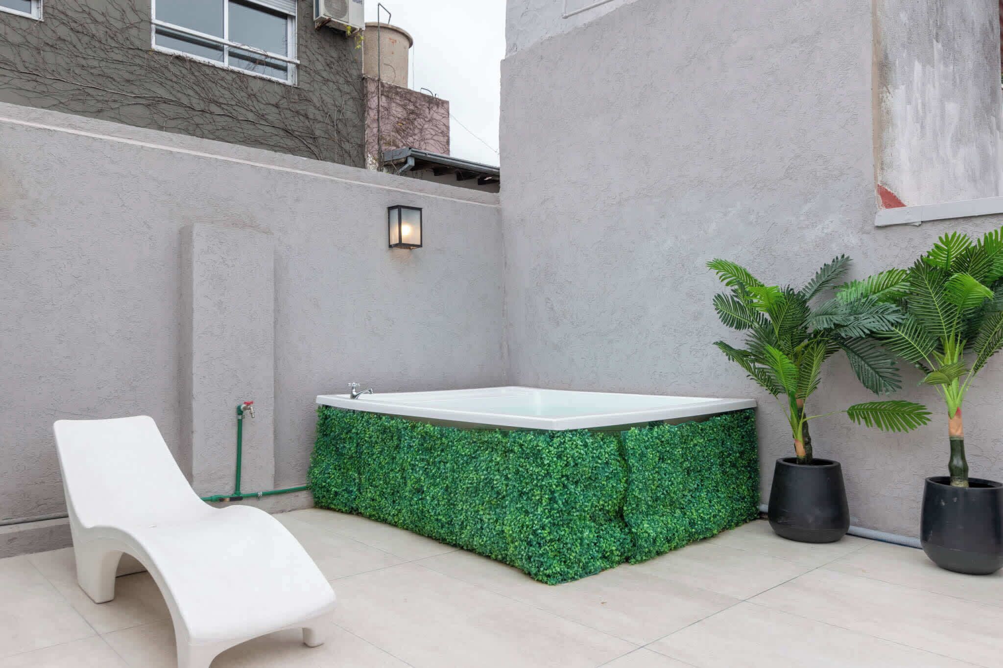 Bañera de hidromasaje exterior