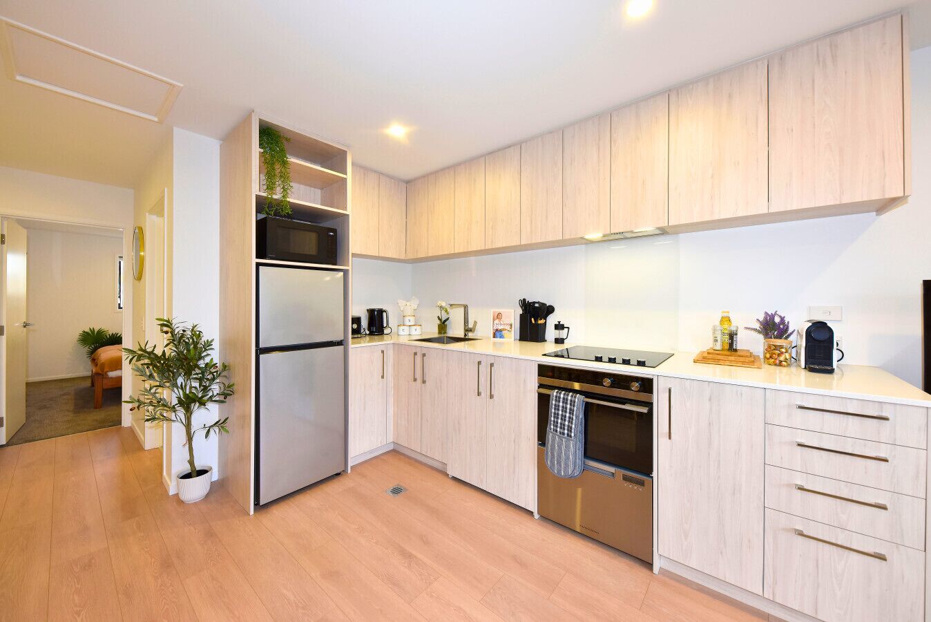 Fridge, oven, stovetop, dishwasher