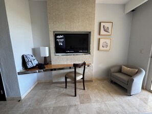 Interior - Cozy hotel suite with AC in cool Cancún (Cancún)