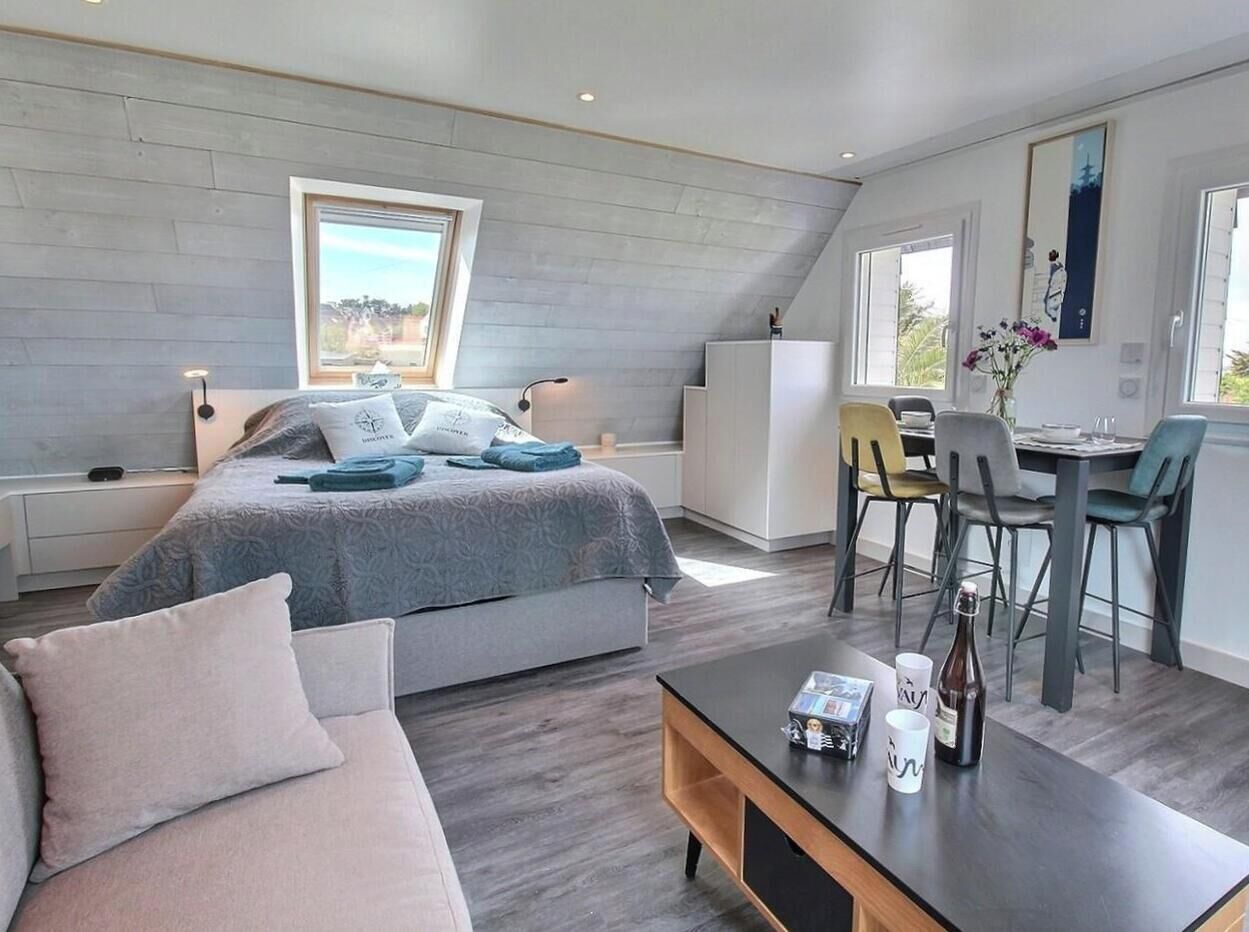 Een strijkplank/strijkijzer, gratis wifi, beddengoed
