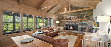 Smart TV, fireplace, table tennis