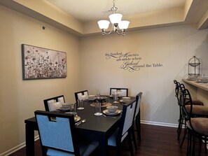 Dining - 2-bedroom 2-bath condo in lovely Mishawaka with close to Notre Dame. (Mishawaka)