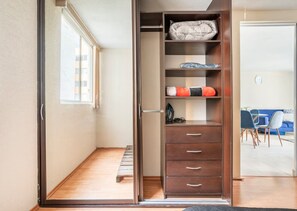 Apartamento família, vista para a cidade | Parte interna