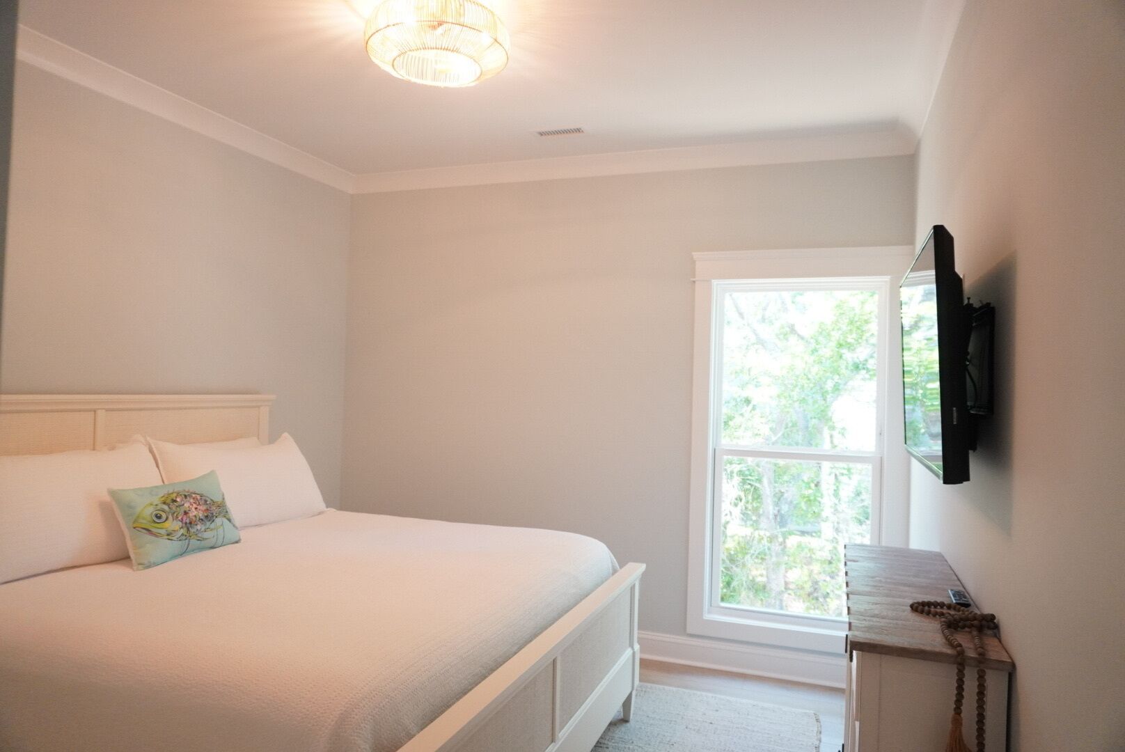 Iron/ironing board, travel cot, free WiFi, bed sheets