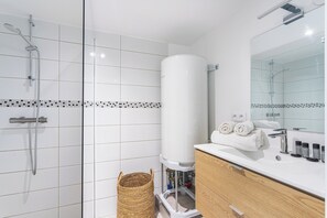 Bathroom - L’Oasis Helvétie - Faron View - Welkeys (Toulon)