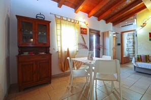 Dining - Apartment 2430/207652 (Istria - Galižana), 5000m from the beach (Galižana)
