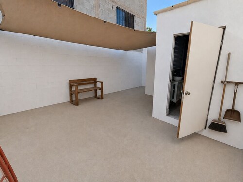 Private, comfortable and safe apartment to rest or work. Welcome :)!