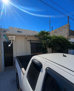 Property grounds - Private, comfortable and safe apartment to rest or work. Welcome :)! (Juárez)