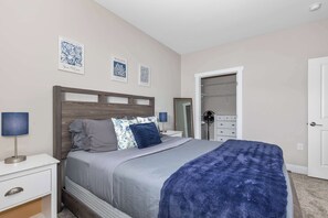 Iron/ironing board, travel cot, WiFi, bed sheets - Stylish Stay Minutes from Downtown GR (Wyoming)