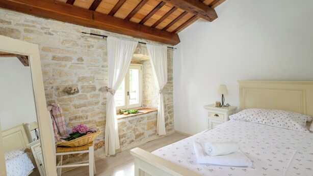 Unclassified image, 1 of 34, button - Villa Longo (Istria - Glavani) (Glavani)
