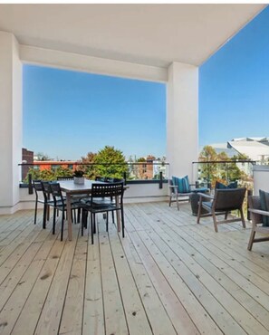 Outdoor dining - Escape to peters st! Right in the heart of Atlanta! (Atlanta)