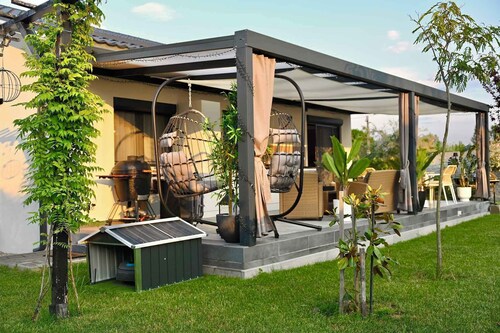 Ferienhaus in ruhiger Lage mit grosser Terrasse und wunderschöner Einrichtung