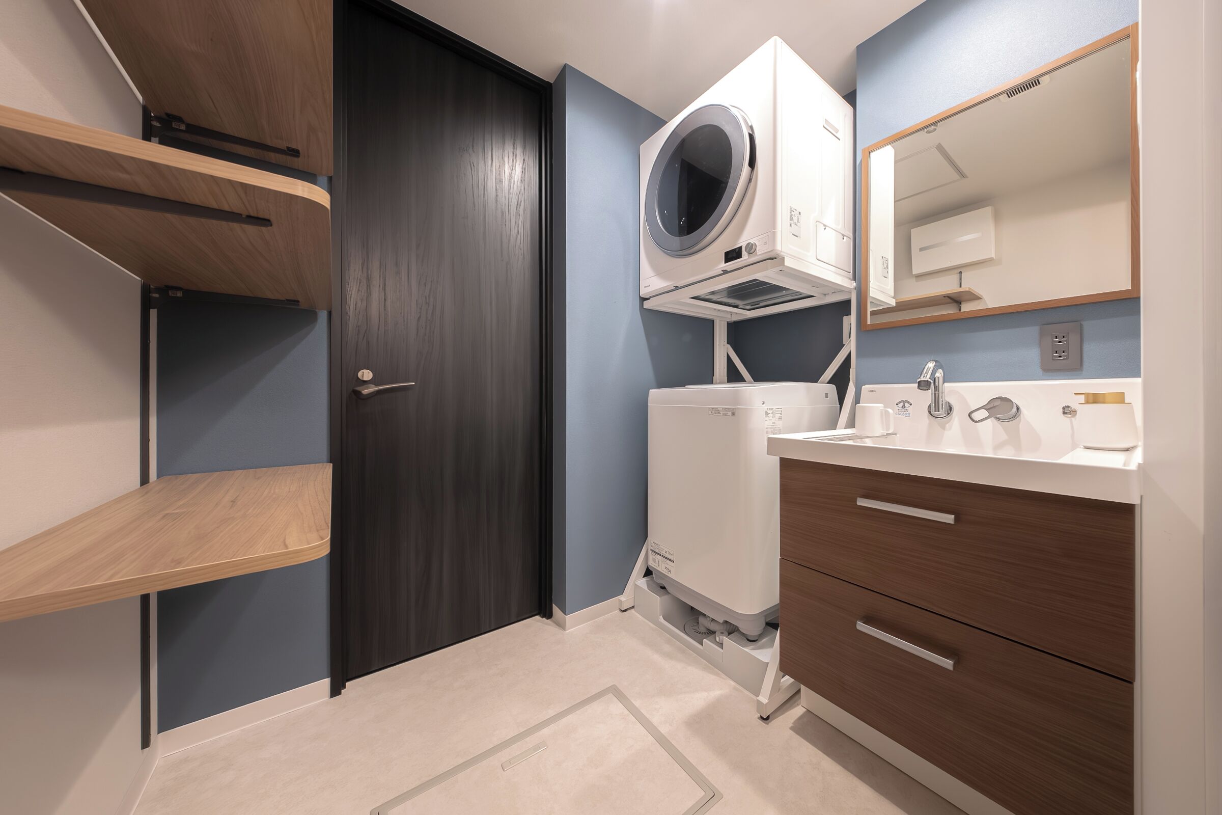 Suite, 2 Queen Beds | Bathroom | Free toiletries, hair dryer, towels, shampoo