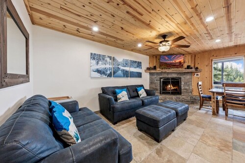 Mountain High Club - 3 Bed Condo w Views of Tahoe!