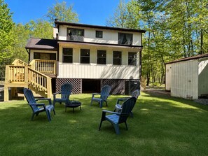 Terrace/patio - Spacious cozy, comfy home in The Poconos, private community of The Hideout (Hamlin)