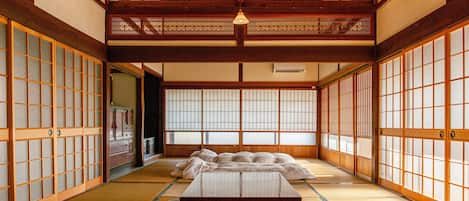 Room, Mountain View | Interior