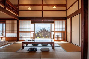 Chambre, vue montagne | Intérieur