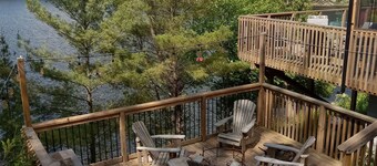 R & R Retreat on Five Mile Bay - Only 9 minutes from Parry Sound.