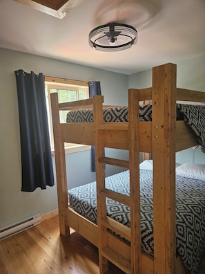 3 bedrooms, bed sheets