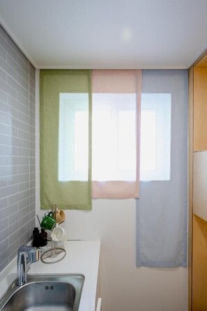 Kamar Quadruple Comfort | Interior