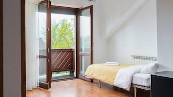 1 bedroom, iron/ironing board, WiFi, bed sheets