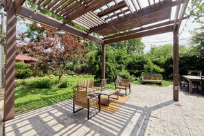 Terrace/patio - Brookside Bungalow with Premium Walkability (Kansas City)