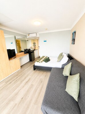 Living area - Private Sydney Stylish studio on Crown Street with views (Darlinghurst)