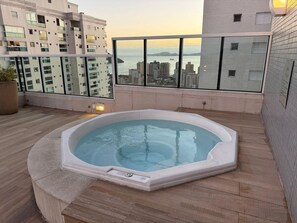 1 bedroom - Apto Com Piscina e Hidro a 500m da Ponta da Praia (Santos)