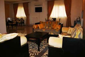 Room - Pomaria (El Khroub)