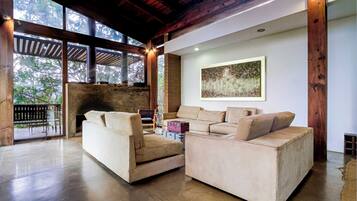 Family Cabin, Mountain View | Living area
