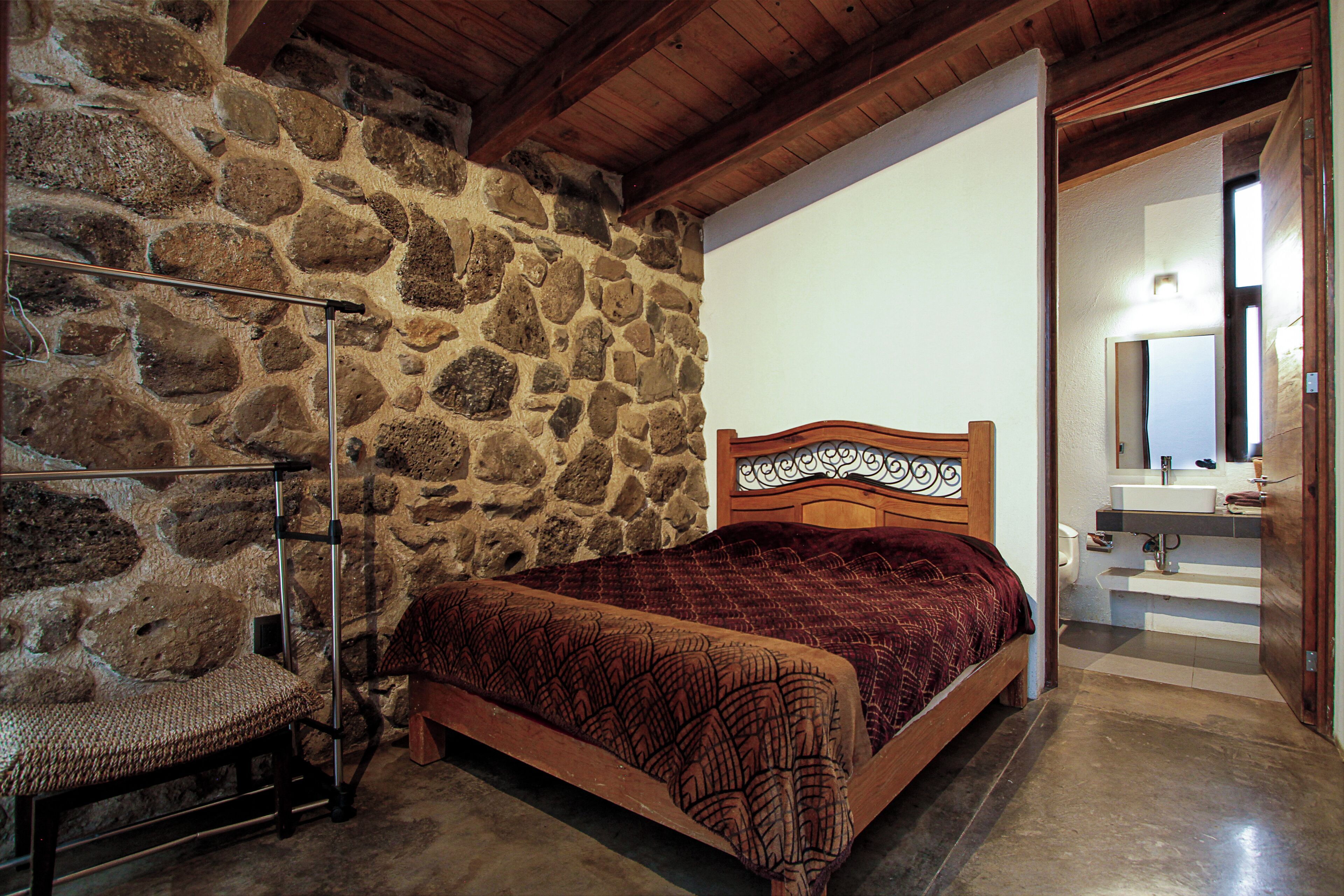 Family Cabin, Mountain View | Iron/ironing board, free WiFi