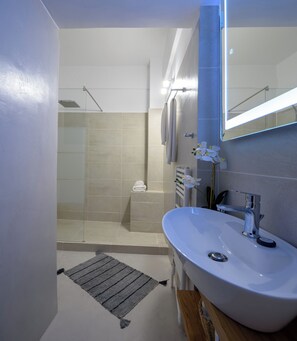 Room - Athenian Residential Apartments (Athens)