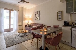 Room - Athenian Residential Apartments (Athens)